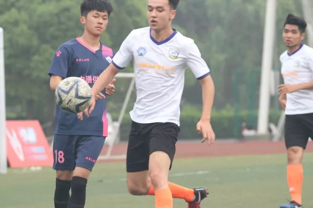 郑思维与妻子喜庆补办婚礼 众多奥运明星齐聚祝贺